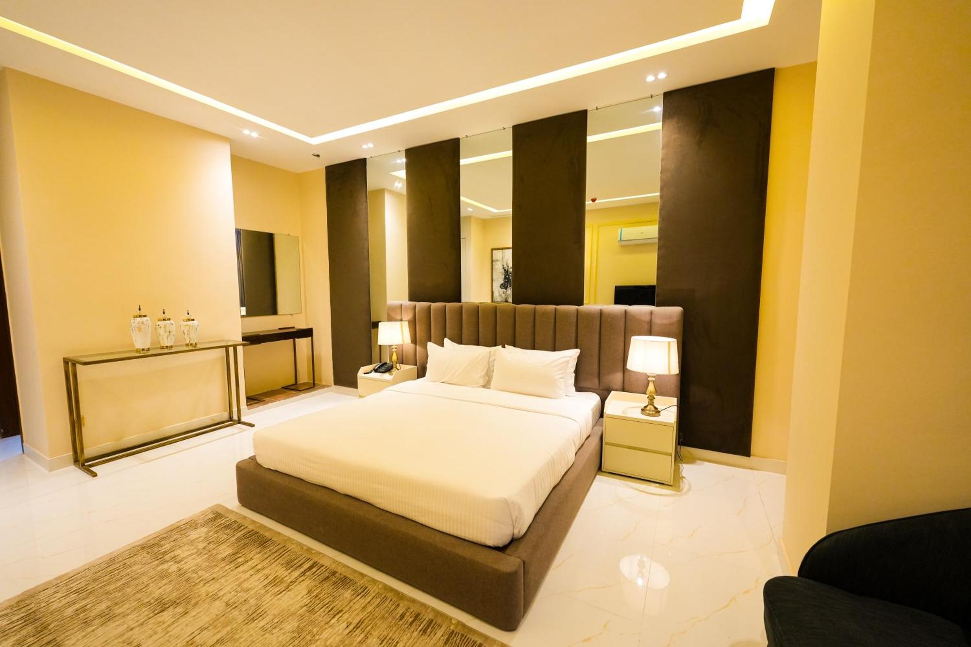 Pavilion Suites - Premium Aparthotel In Bahria Town Rawalpindi Esterno foto